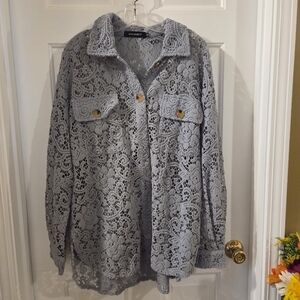 Mossimo Supply Co. Gray Crochet Lace Button-Front Shirt